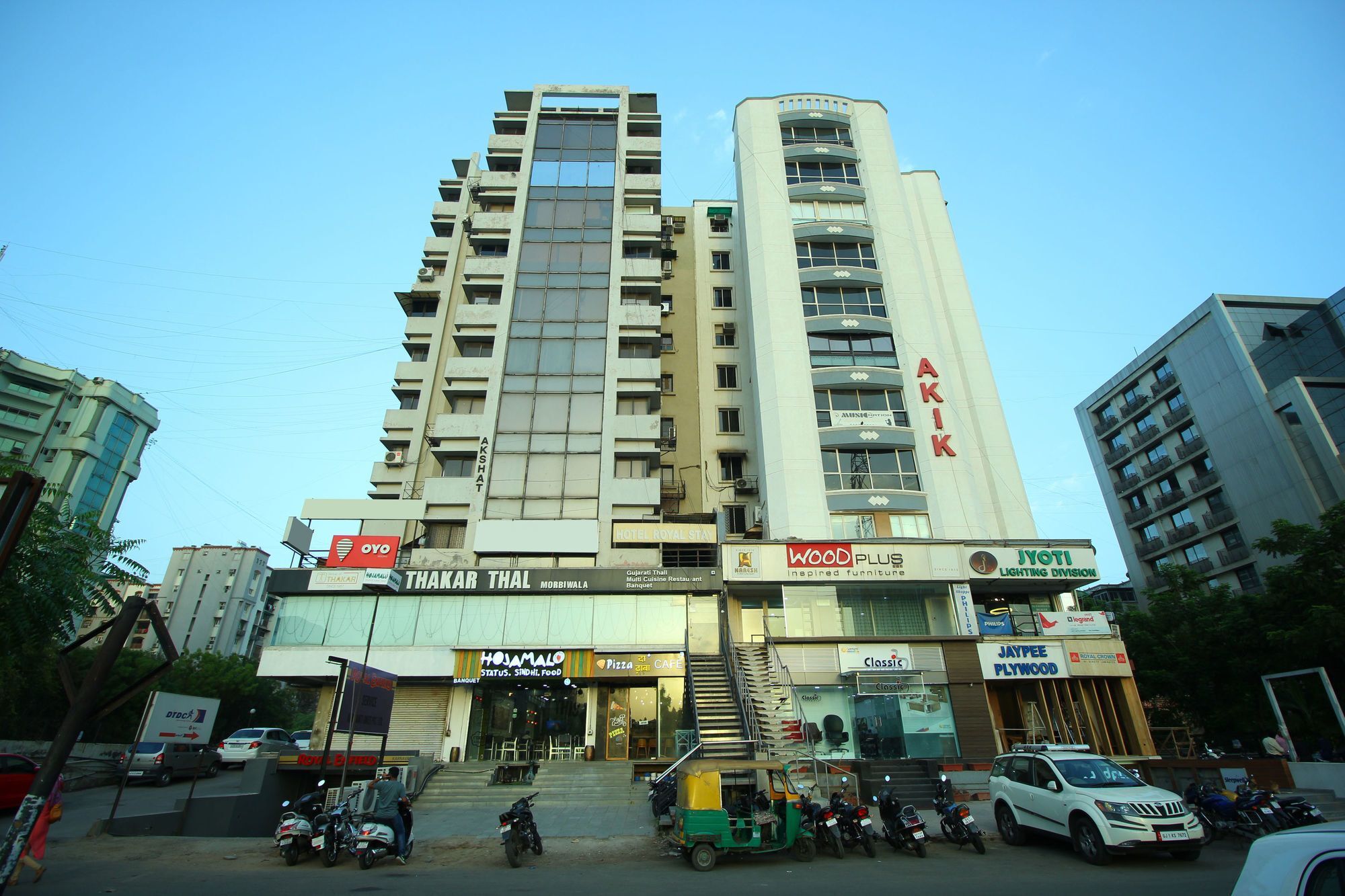 Oyo 8758 Hotel Swagatam Ахмедабад Экстерьер фото