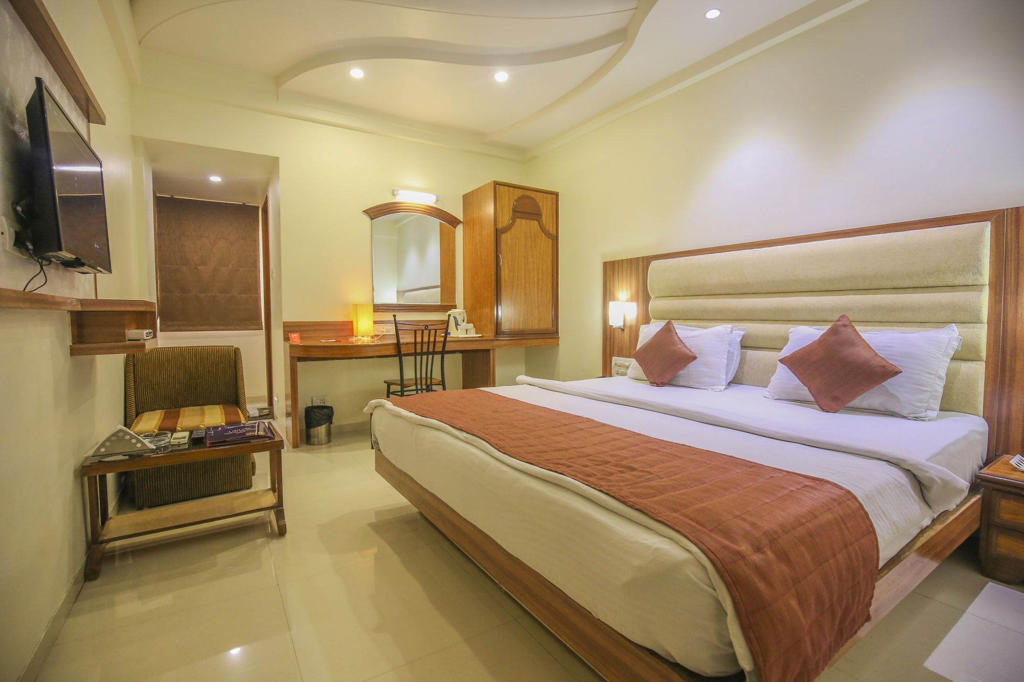 Oyo 8758 Hotel Swagatam Ахмедабад Экстерьер фото